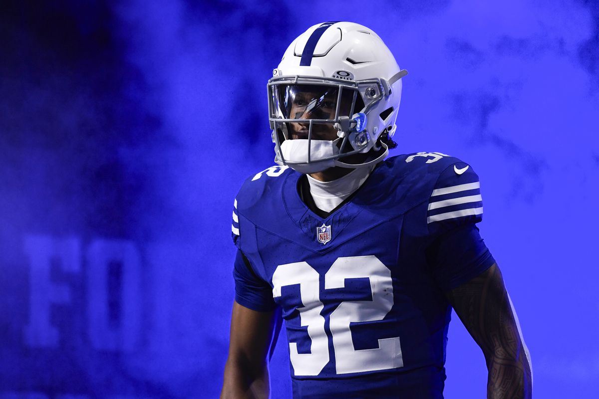  NFL Free Agency: Top Unsigned Players Ranked - 12